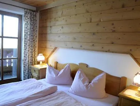 莱默乌奇拉格酒店 公寓 *